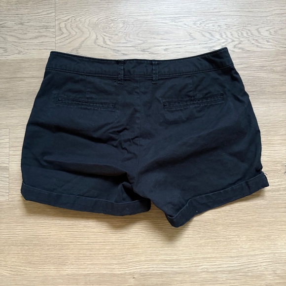 Khakis by Gap - Skinny Boyfriend Short - Picture 2 of 4